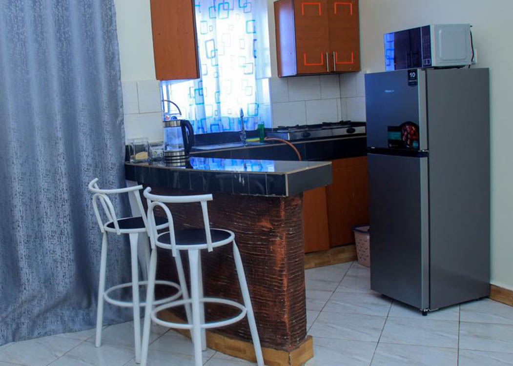 Airbnb Apartment for Rent Najjera Uganda. Jay Home Furnished Apartment Najjera, Kampala Uganda. Airbnb Accommodation Services, 1 Bedroom Apartment, Unlimited WiFi, Dstv, Fridge, Microwave, Gas Cooker, Cutlery And Dinner Plates, Smart Tv, Heater For Hot Bath, Cleaning Services, Security 24/7-Ugabox.com